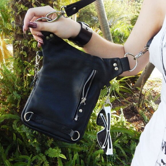 GENUIINE LEATHER -HANDS FREE BAG - ANTI THEFT - CAN WEAR 8 WAYS - Picture 10 of 13